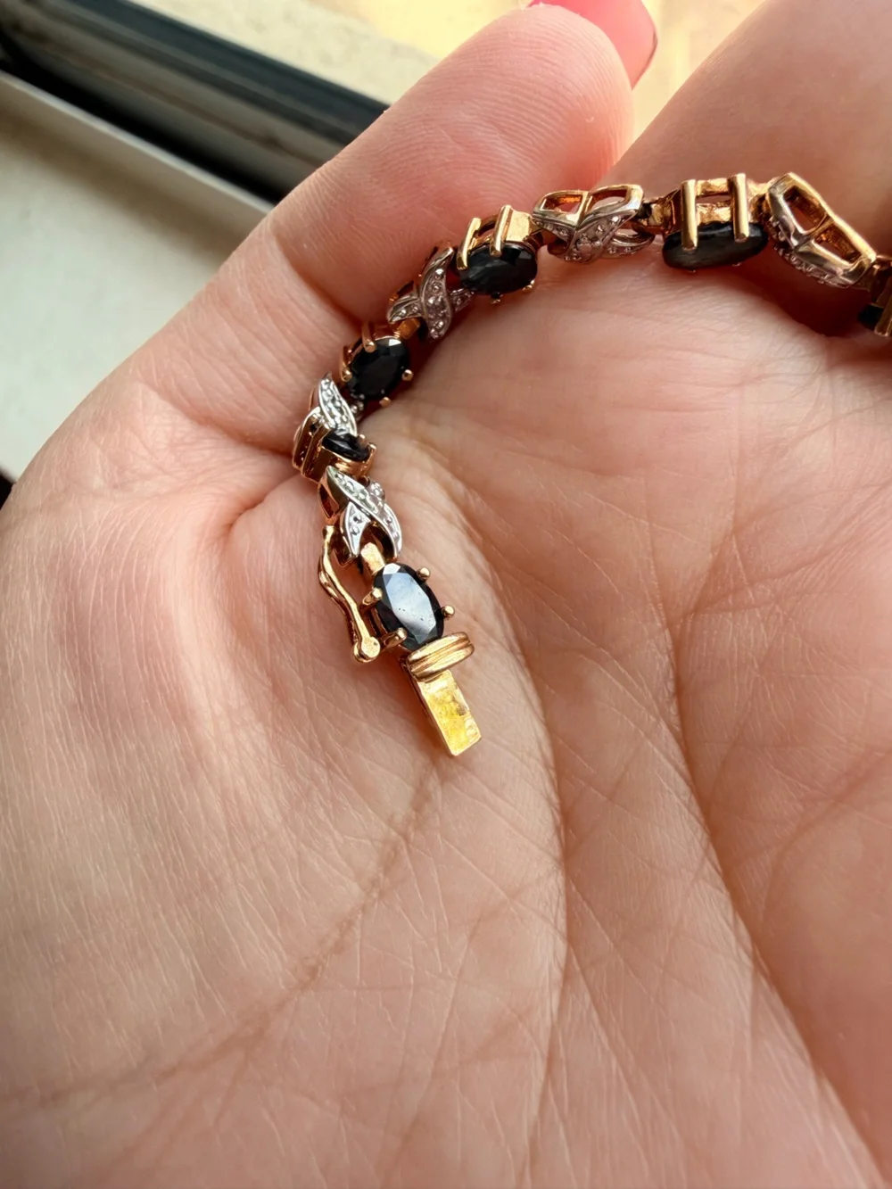 Saphire and diamonds vintage gold bracelet, authentic